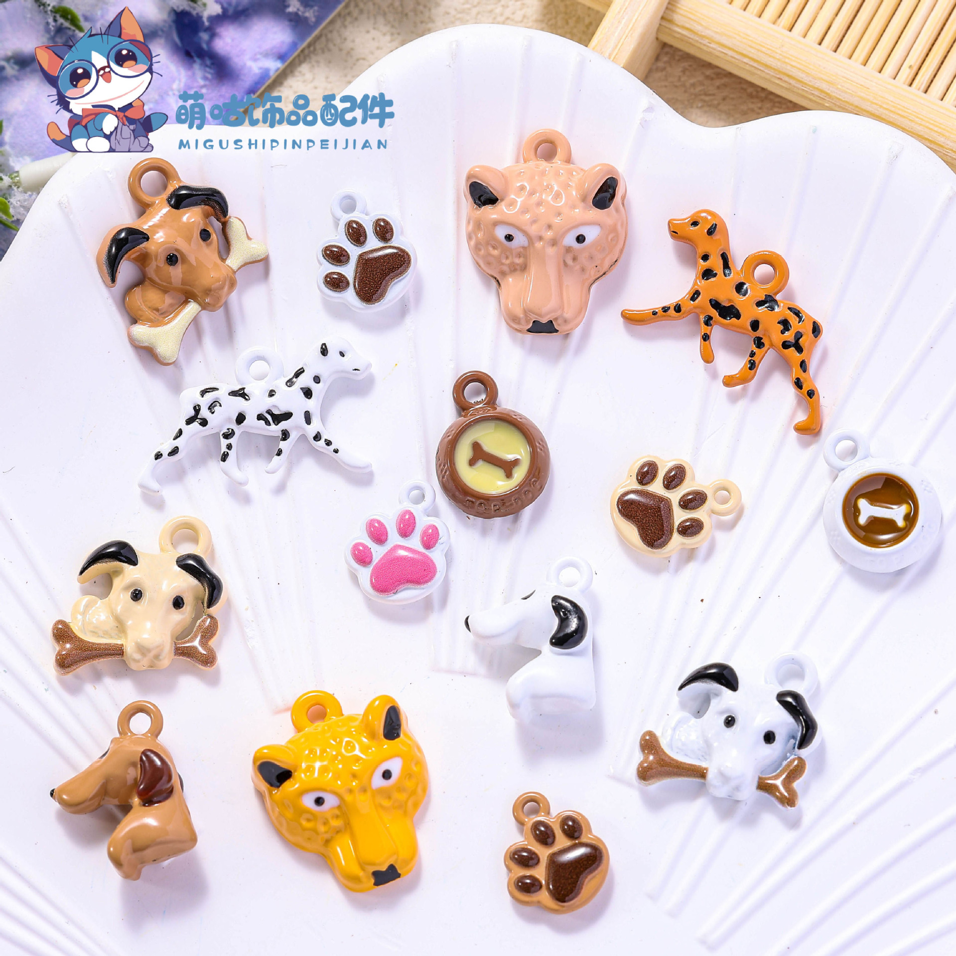 DIY 아연 합금 페인트 강아지 시리즈 개 분지 발톱 펜던트 키 체인 보석 액세서리 가방 액세서리 재료