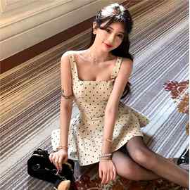 2025新款夏季微胖mm甜辣妹波点方领吊带连衣裙女纯欲收腰蓬蓬短裙