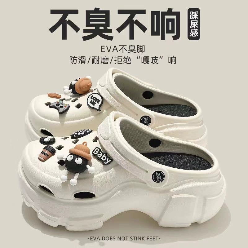 Обувь с толстой подошвной пещерой женщины 2024 новый летом носить 6 см для увеличения пляжных сандалий Баотоу тапки оптом