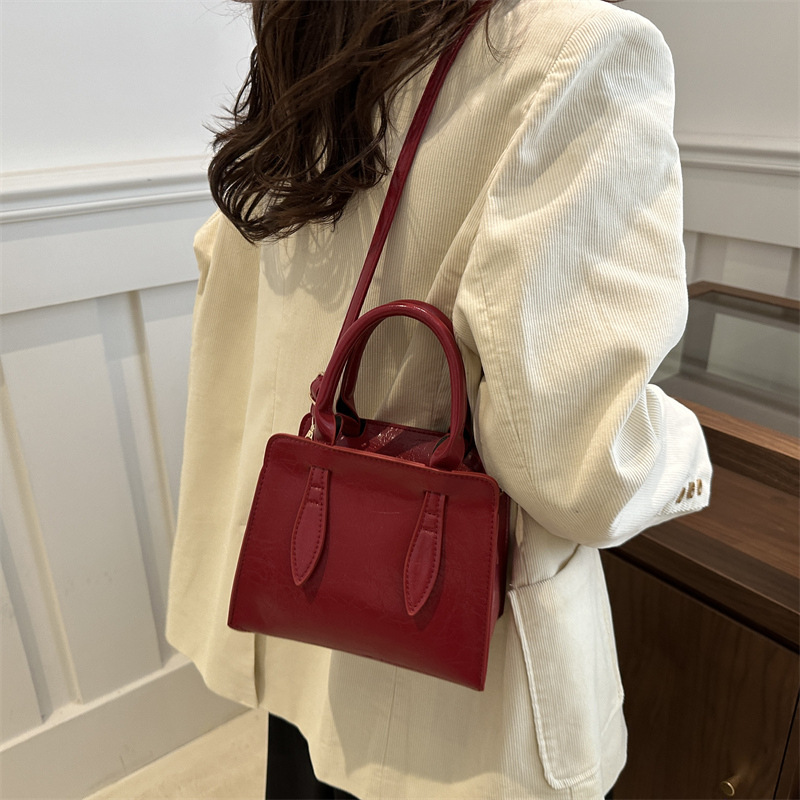 Bolso pequeño retro de alta calidad para mujer 2024 otoño nuevo bolso de mensajero popular bolso cuadrado pequeño Tote portátil