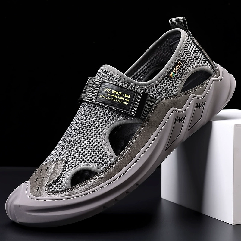 Полые мужские сандалии на мягкой подошве 2024 Летняя новая сетчатая ткань