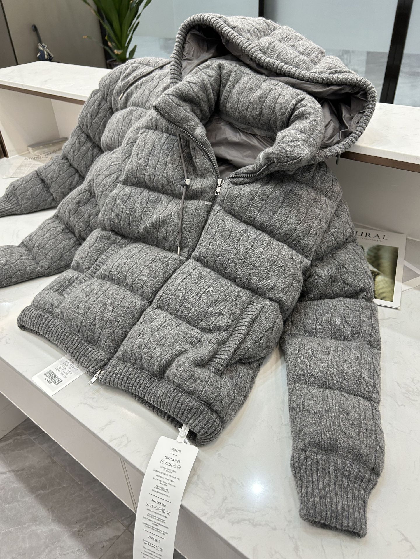 Qadın üçün kapüşonlu yun jaket - payız-qış modeli