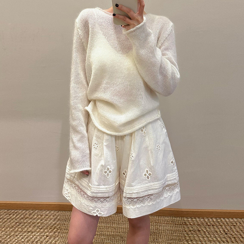 Hollow Lace Stitching Wide-leg Shorts Women's Summer 2025 New Gentle Age-reducing High Waist Slimming Casual Pants