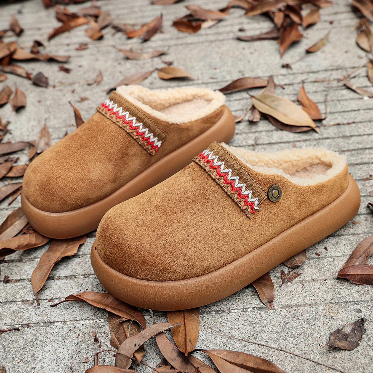 Cross-border e-commerce: 2026 autumn/winter collection of thick-soled snow boots, cotton slippers, and new winter styles featuring European and American fashion trends, lace detailing, and height-enhancing designs
