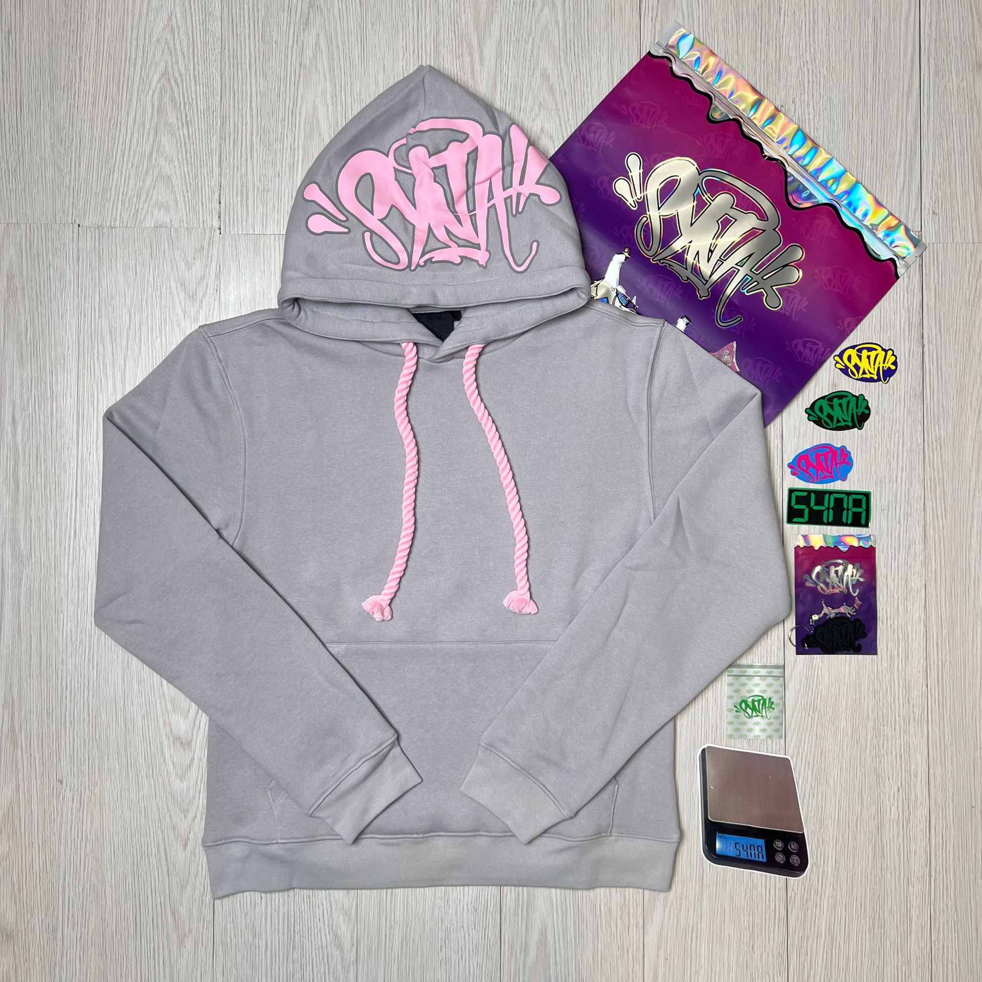 01 suéter gris (accesorios + bolso)