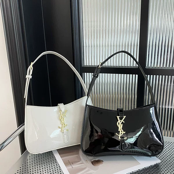 2025 New Underarm Bag Shoulder Bag Hobo Handbag Bright Leather Women's Bag Fashionable and Easiest for Match 女 Bag