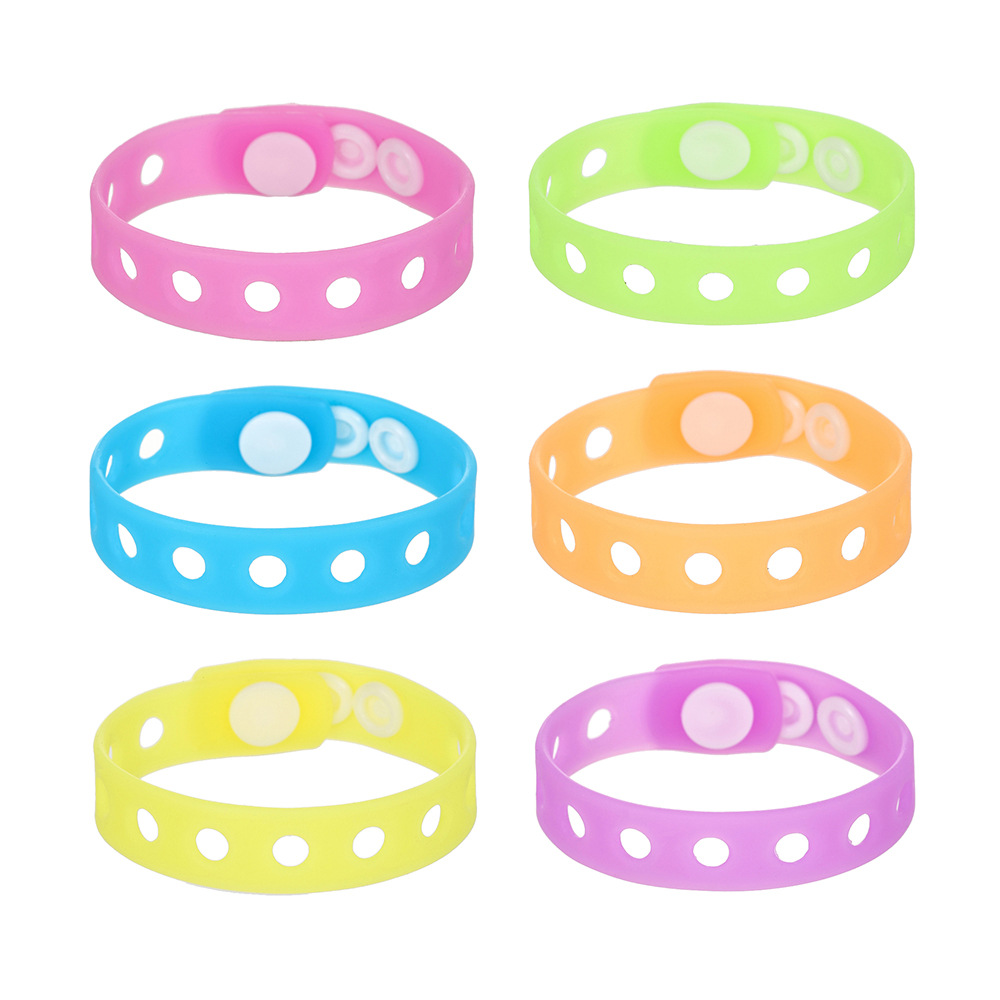新款夜光硅胶洞洞手腕带洞洞鞋饰品装饰手链手环配饰小礼品批发
