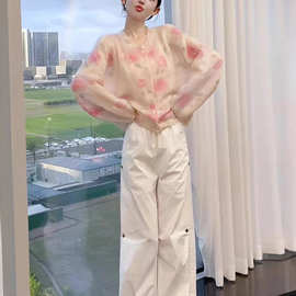 法式浪漫粉色印花海马毛毛衣女2025秋季新款慵懒风软糯圆领开衫潮