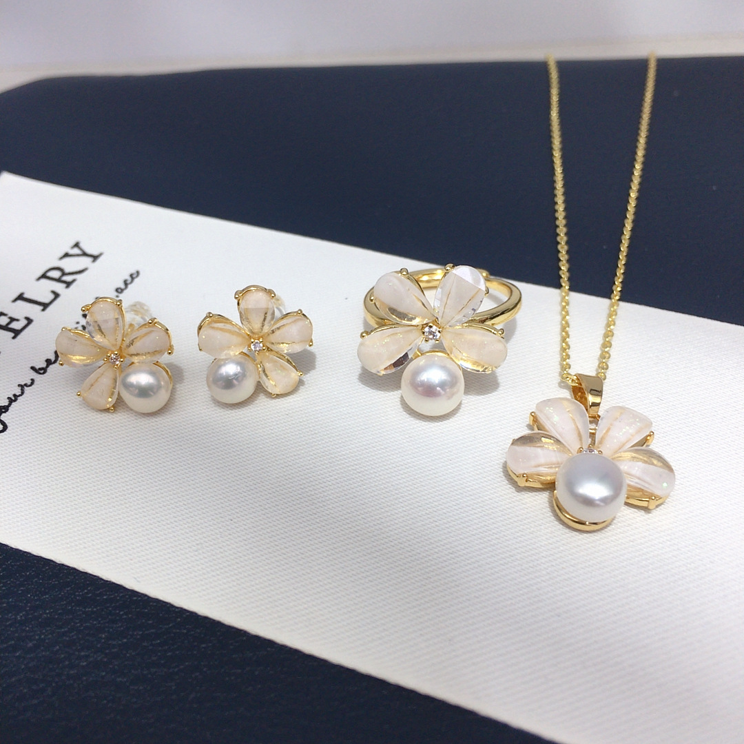 Source Manufacturer Fresh Small Flower Natural Freshwater Pearl Jewelry Set Simple High-End Gift Wholesale Supports Mixed Batch