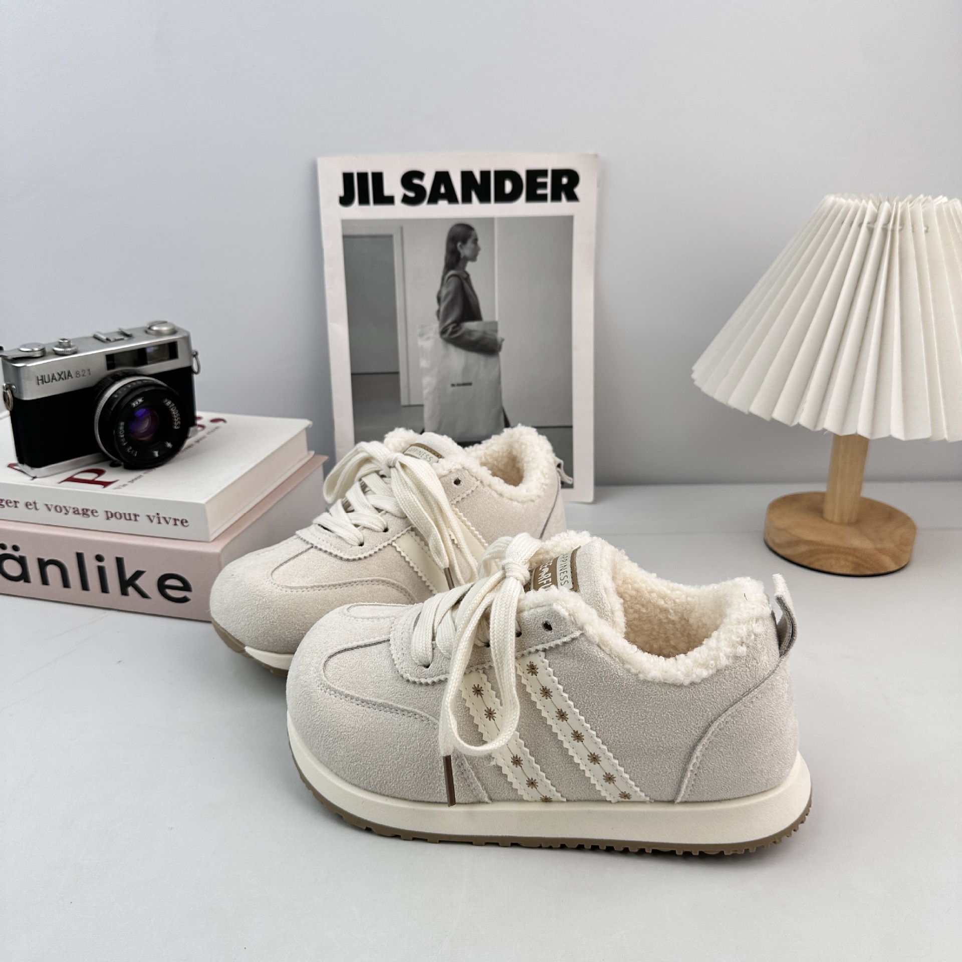 Yuanbo2025 zapatos de entrenamiento de terciopelo de invierno para mujeres zapatos de skate cálidos casuales zapatos blancos 2826M