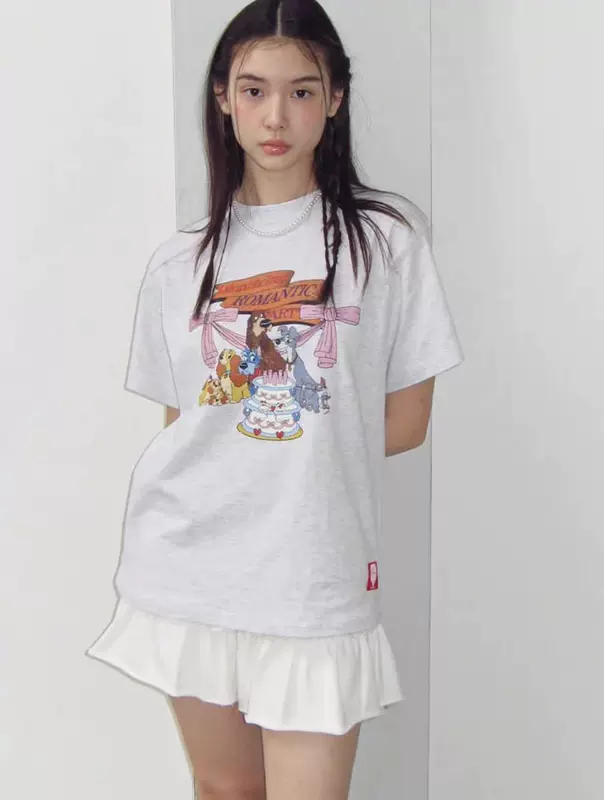 ตอนนี้มีจำหน่ายแล้ว: เสื้อยืดแขนสั้นคอกลม พิมพ์ลายการ์ตูนวินเทจสุดแนว แบรนด์นักออกแบบเฉพาะกลุ่มจากเกาหลี ร่วมกับแบรนด์ดัง