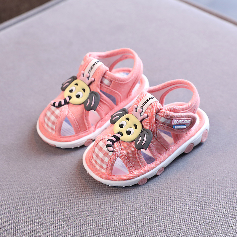 핑크 852 폭발로 불리는 신발