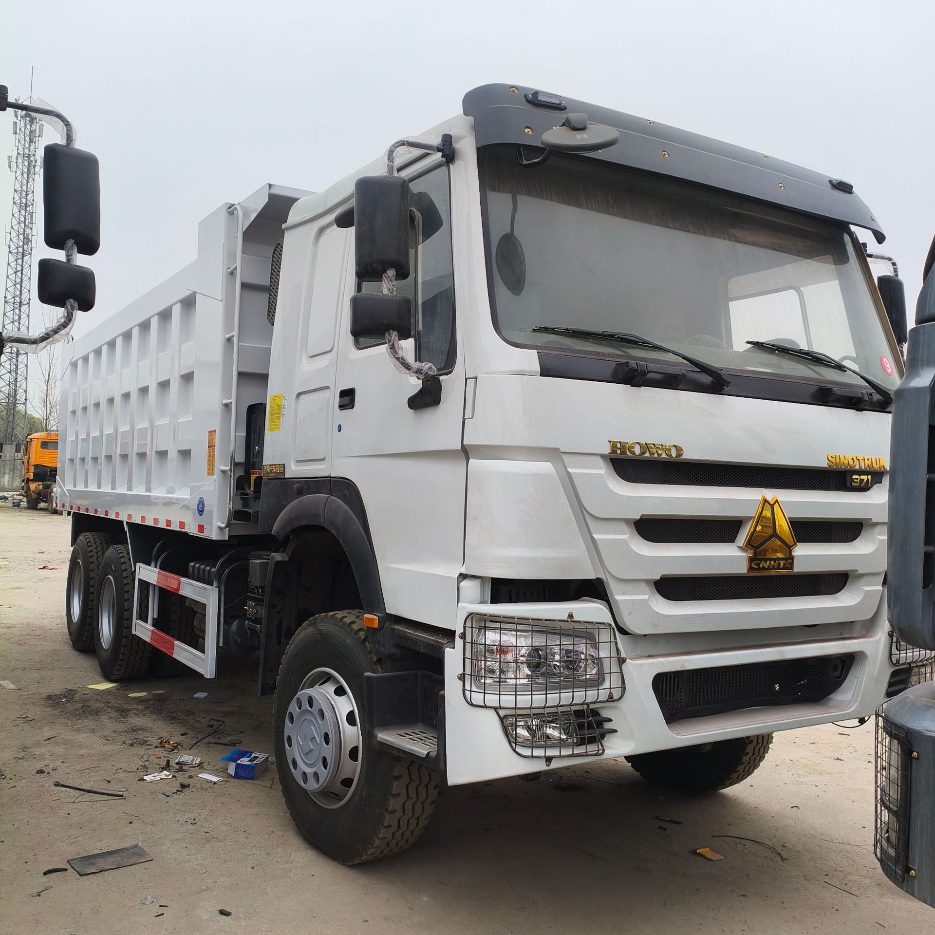 Used Dump Truck for Export, Shaanxi Automobile Delong F3000 6X4 Rear Eight-Wheel Dump Truck with Weichai Engine