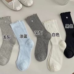 夏薄い綿メッシュ通気性パイルソックスミッドチューブ韓国インストレンドストッキングボーンレスフラワーボタンソックス女性用