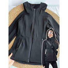 黑色修身软壳冲锋衣外套女早秋小个子2025新款秋冬季户外运动穿搭