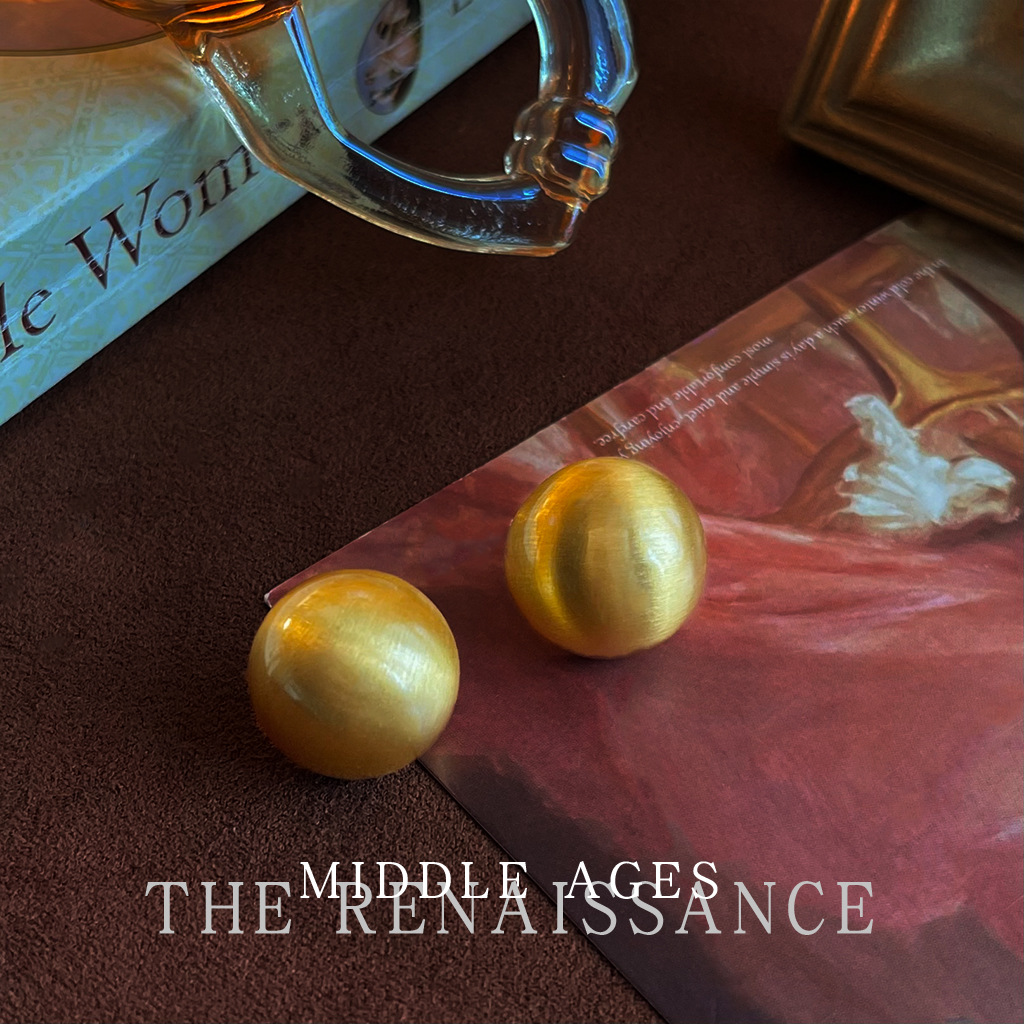 Retro gold
Brushed round earrings light middle-aged French retro matte brushed geometric earrings