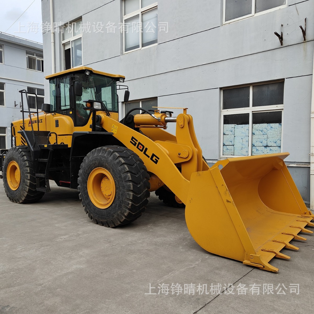 出口提供货代出售二手现货 In stock出口临工958装载机