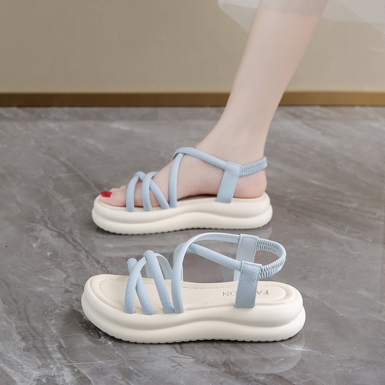Red en línea sandalias de fondo grueso para mujeres verano 2025 nuevo hada con falda de moda para estudiantes sandalias romanas de fondo suave