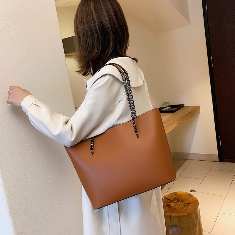 Bag Large Capacity 2024 New Korean Style Women's Bag Chain Tote Bag Fashionable and Easiest for Match Shoulder Bag Handbags Bag Large Capacity 2024 New Korean Style Women's Bag Chain Tote Bag Fashionable and Easiest for Match Shoulder Bag Handbags