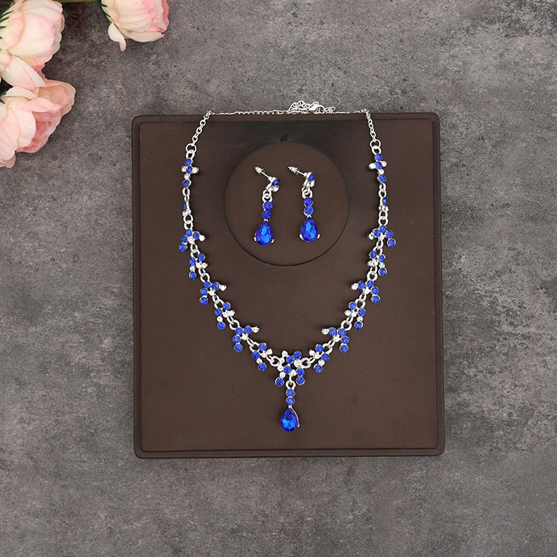 Bridal Rhinestone Water Drop Necklace And Earrings Set Three Piece_voghion.com