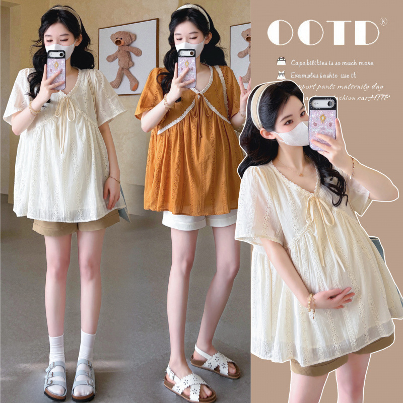 Maternity Wear, Summer Fashion, New Trendy Mom Style, Korean Style V-Neck Lace Embroidered Age-Reducing Babydoll Top + Belly Support Shorts