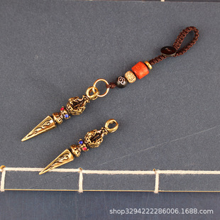 Vintage Brass Keychain Pure Copper Handmade Vajra Pestle Car Keychain Small Pendant Accessory for Men and Women