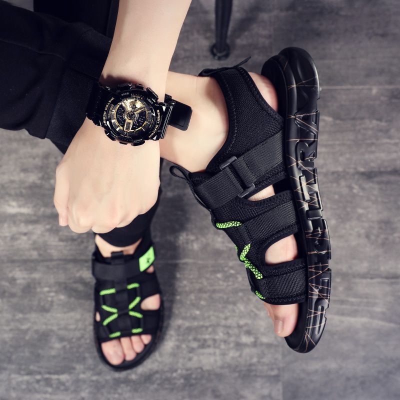 샌들 남자의 여름 야외 착용 2023 새로운 두꺼운 유일한 비치 신발 스포츠 캐주얼 유행 야외 남성 슬리퍼