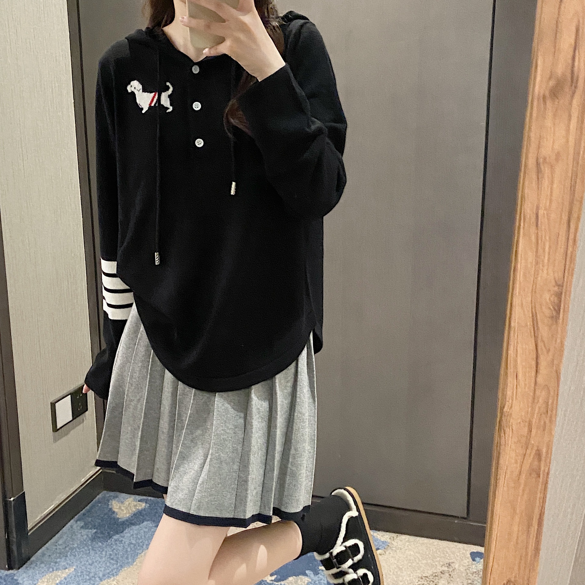 Demi-season hoody