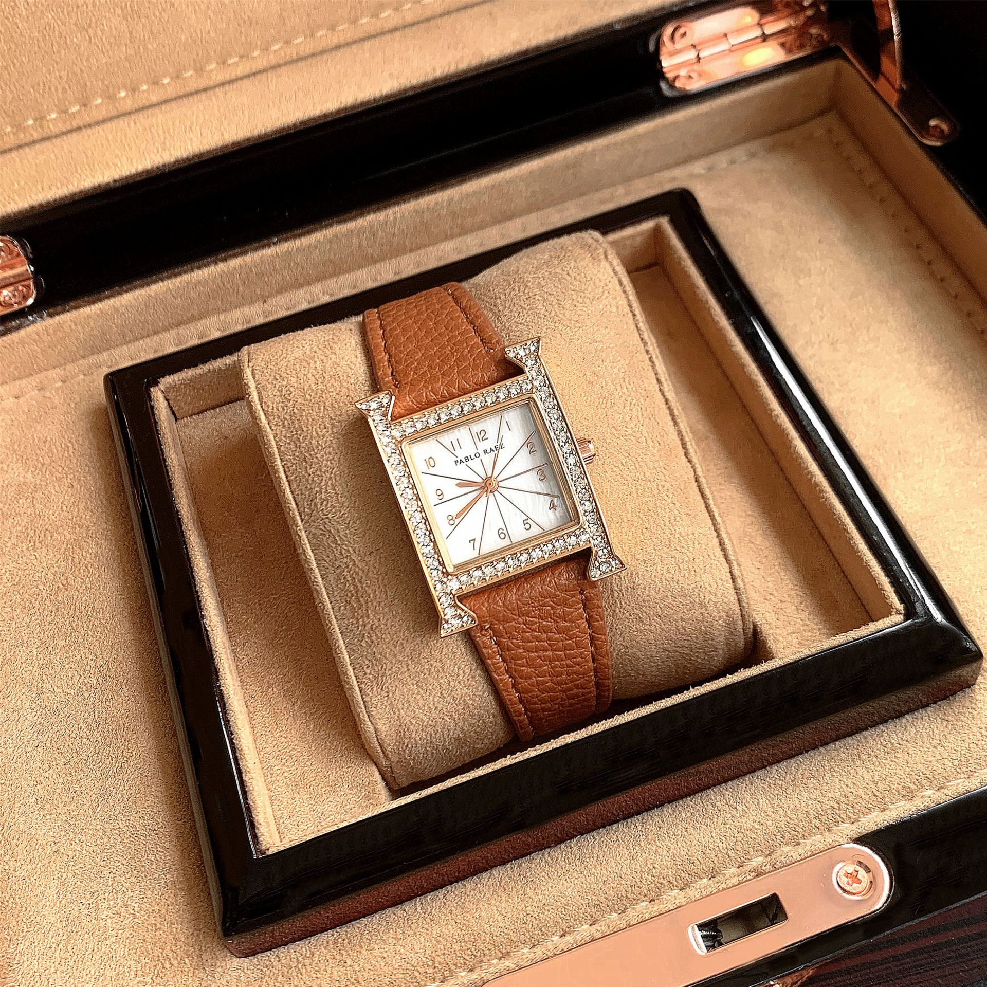 2024 Nové, nejprodávanější hodinky Špičkové lehké luxusní dámské hodinky Instagram Luxusní plně automatické vodotěsné hodinky Autentické_voghion.com