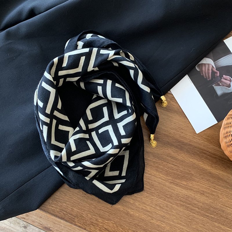 Bufanda de seda para mujer, bufanda cuadrada, estilo de primavera y verano de alta calidad, bufanda de cuello, bufanda magnética de moda, bufanda de todo fósforo, chal al por mayor