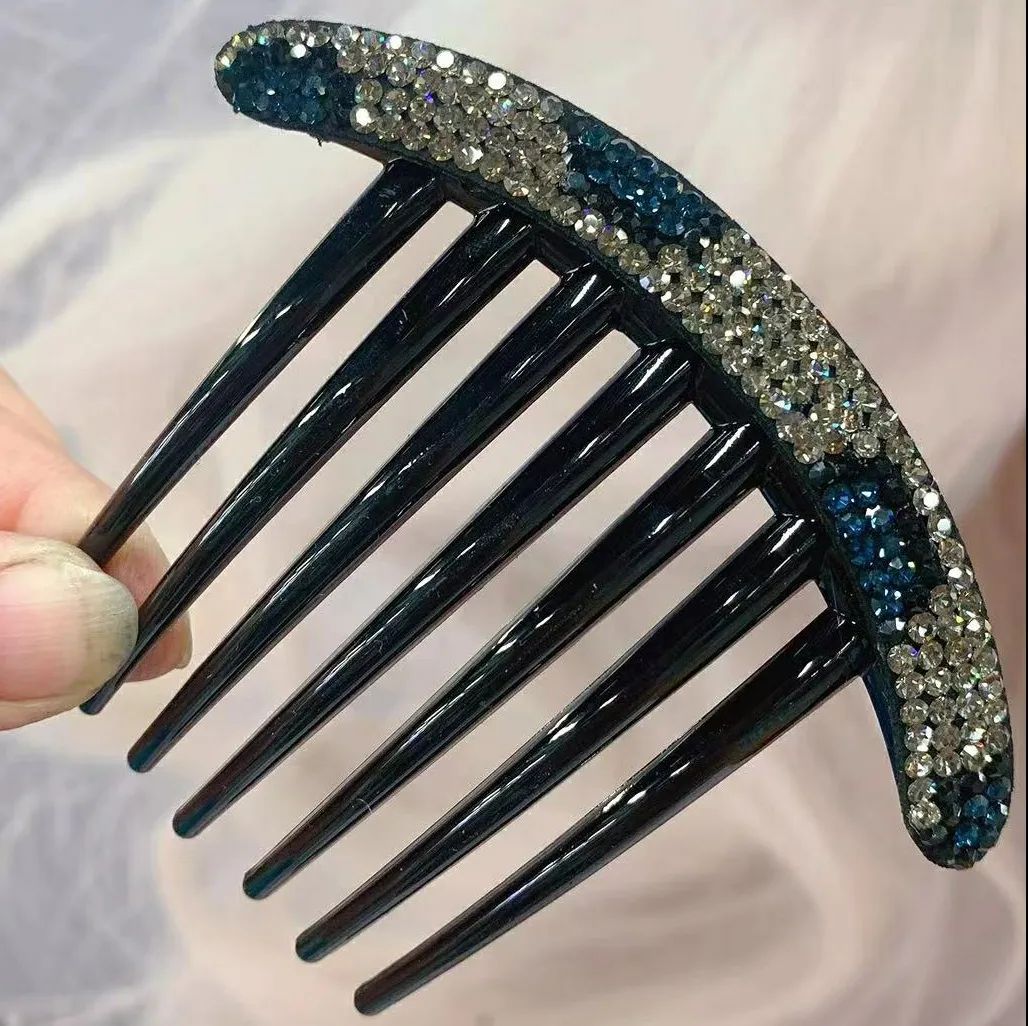 회색 표범-머리 빗