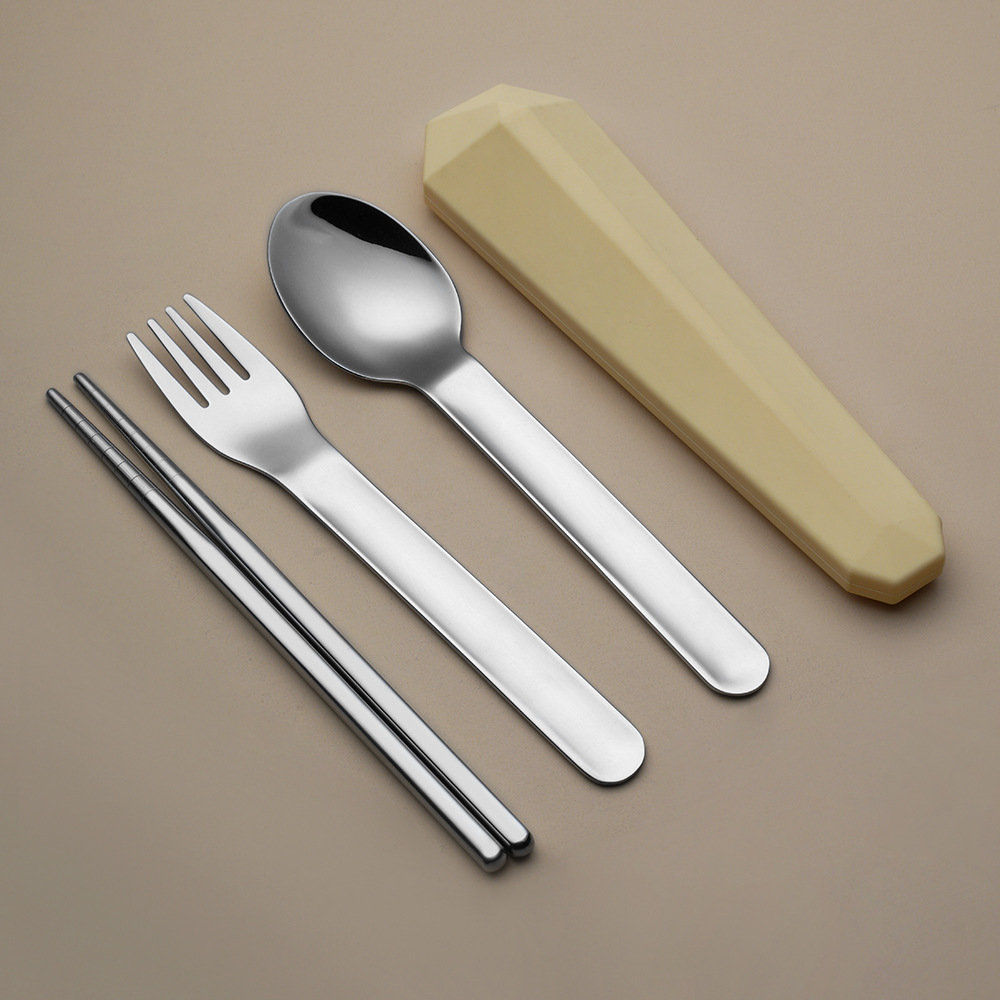 치즈 노란 숟가락 포크 젓가락