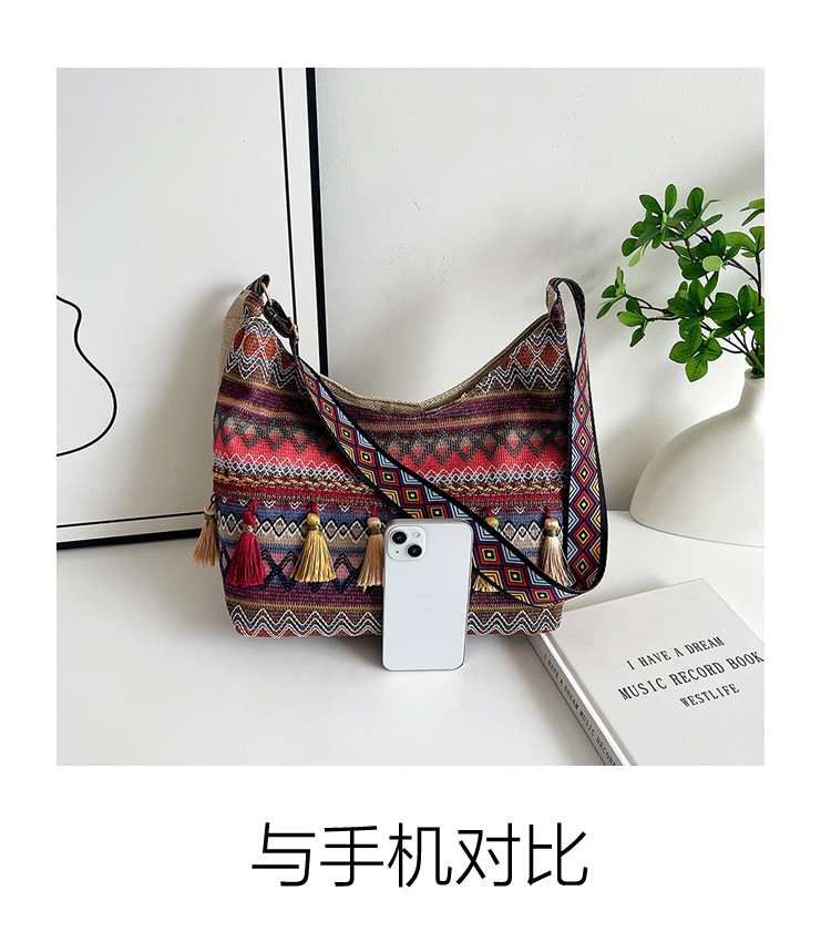 Large-capacity tote bag 2025 Summer new style trendy, simple and casual women's single-shoulder bag, artistic Chinese-style tassel bag Item Picture
