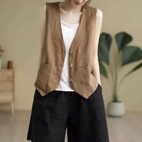 A versatile and lightweight women's thin jacket for summer, suitable for casual wear, new fashion style, short sleeve outerwear, stylish and comfortable.