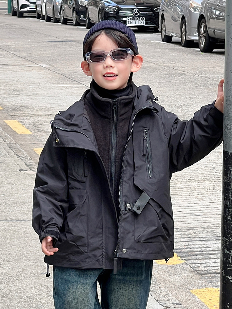 McCoy children's clothing children's coat 2024 winter new Korean version of the big boys and boys three-proof outdoor assault clothing tide