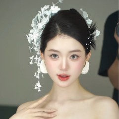 スズランの花飾り、フラワータッセルヘアピン、森ガール風ブライダルウェディングドレス、ウェディングメイク、新作ヘアアクセサリー、爽やかで甘い