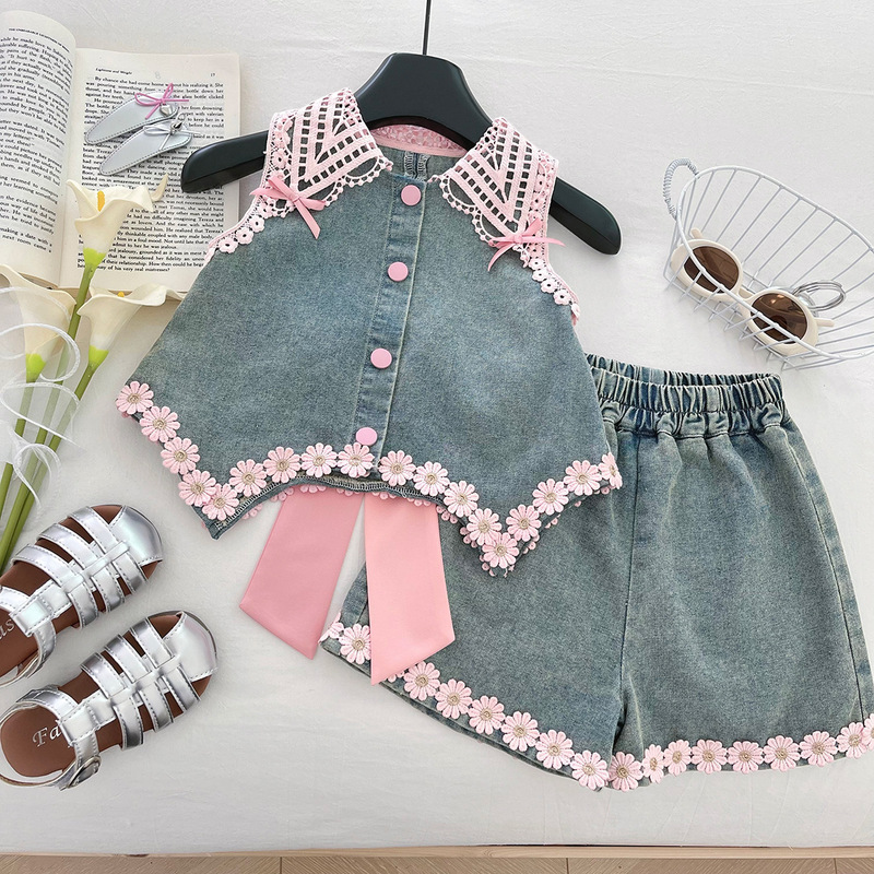 2025 New Summer Style Girls' Denim Suit, Stylish Backless Bow Flower Sleeveless Top and Shorts Two-Piece Set