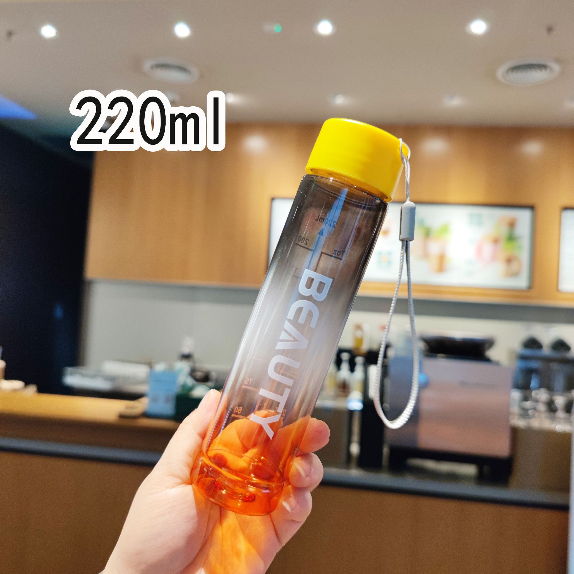 Mini taza de bolsillo 220ml taza de bolsillo de alumno al aire libre taza de plástico de bebida directa brillante brillo esmerilado gradiente jugo de cuerda