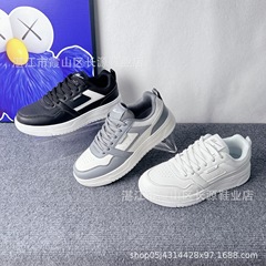 Huili Guochao 超軽量で多用途な学生向け無地スニーカー、手頃な価格で耐摩耗性があり、身長を伸ばす、空軍風レトロシンプルスポーツシューズ