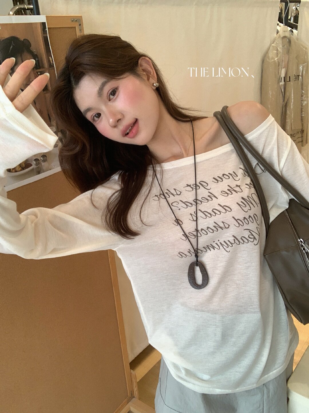 Áo thun nữ tay dài cổ tròn in chữ, phong cách Hàn Quốc, chất liệu cotton thoáng mát — màu đen, màu trắng, màu xám, màu vàng chi tiết 63
