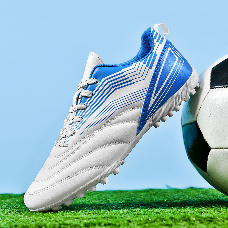 255 белых и синих ногтей.