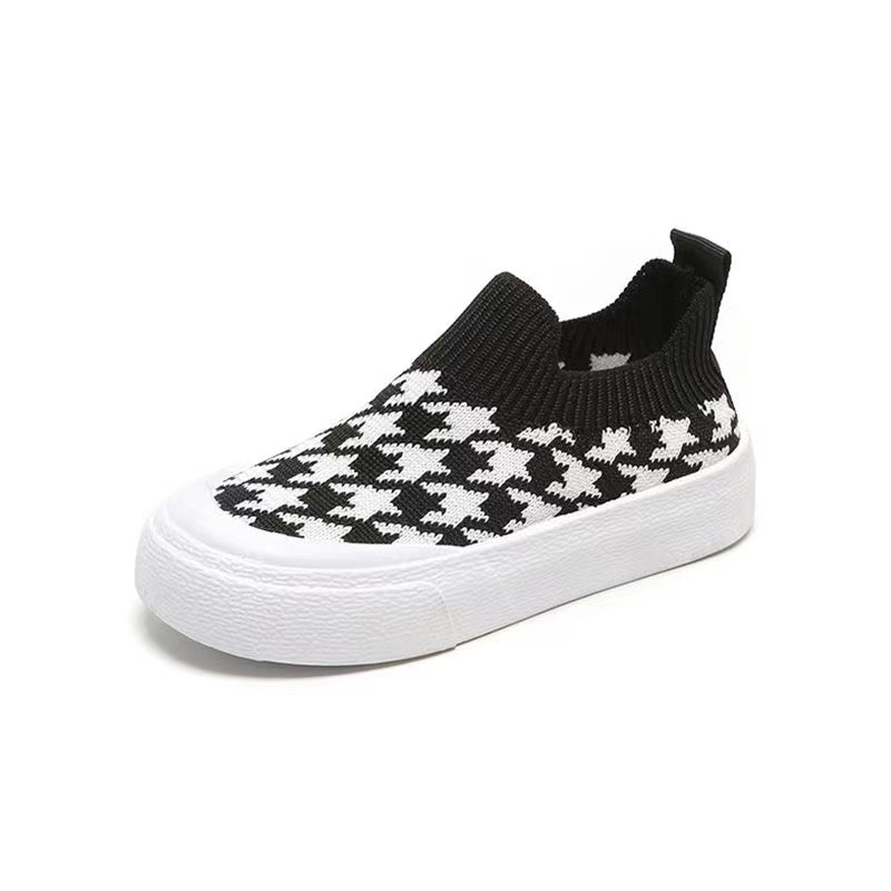 2022 a principios de otoño nuevos niños al por mayor slip-on de moda todo partido transpirable pequeños y medianos niños volando Tejido estilo coreano entrega de una pieza