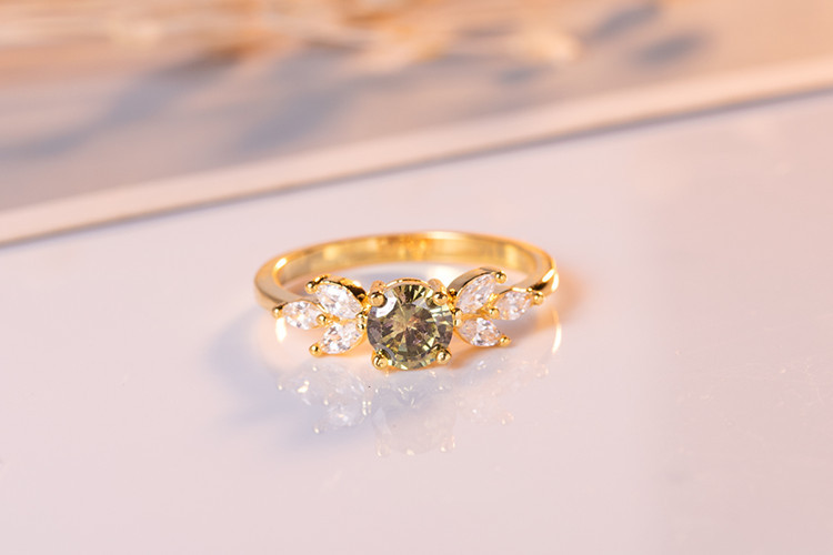 European and American diamondset zircon emerald gold color ring jewelrypicture4