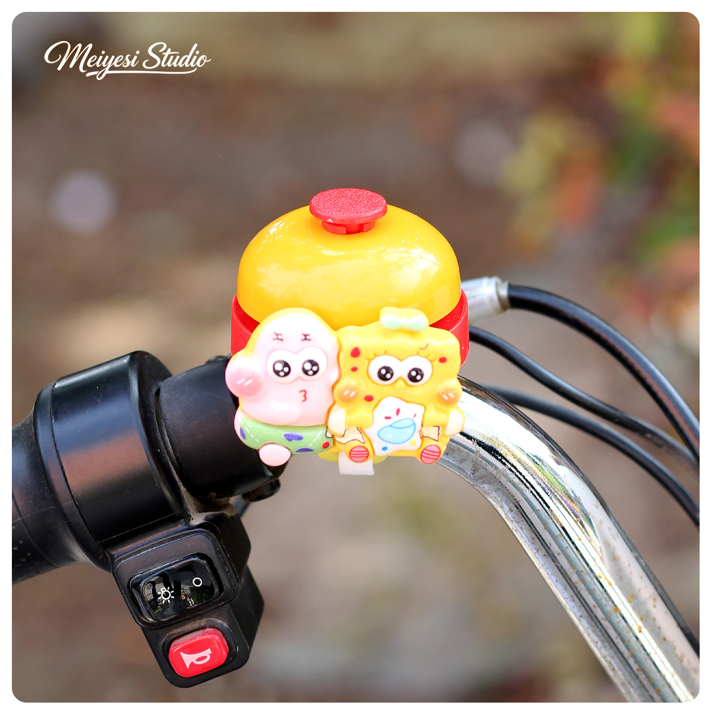 Bicicletas infantiles de montaña campana adornos de dibujos animados encantadores equilibrio coche scooter tranvía mano pulsa bocina súper fuerte
