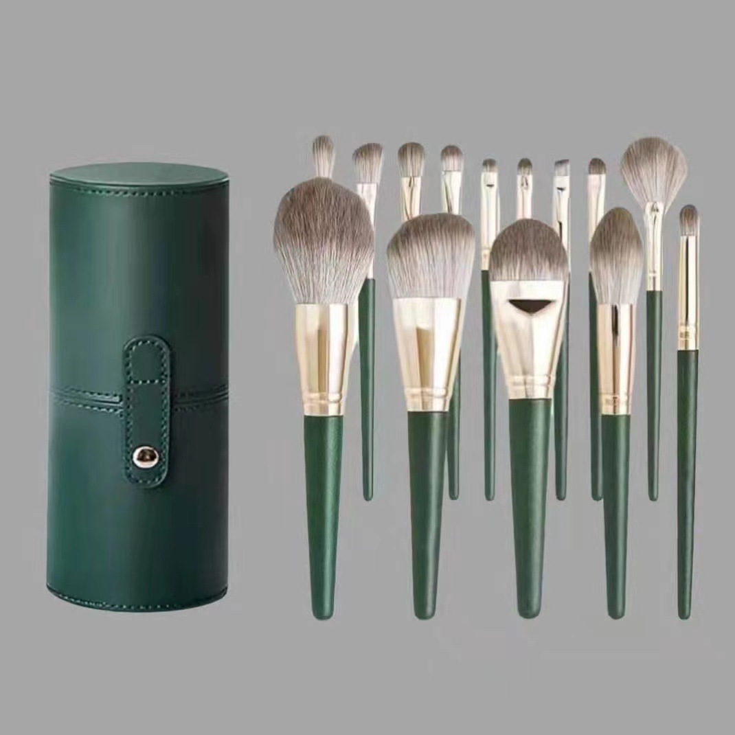 Nuevo set de brochas de maquillaje Green Cloud de 14 piezas, que incluye brochas para ojos, brochas para polvos sueltos y un juego completo de brochas de maquillaje para principiantes.