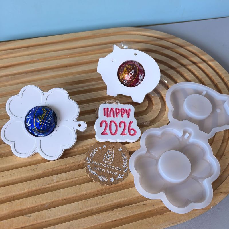 二合一四叶草幸运猪巧克力支架石膏滴胶模具新年节日挂牌模具|undefined