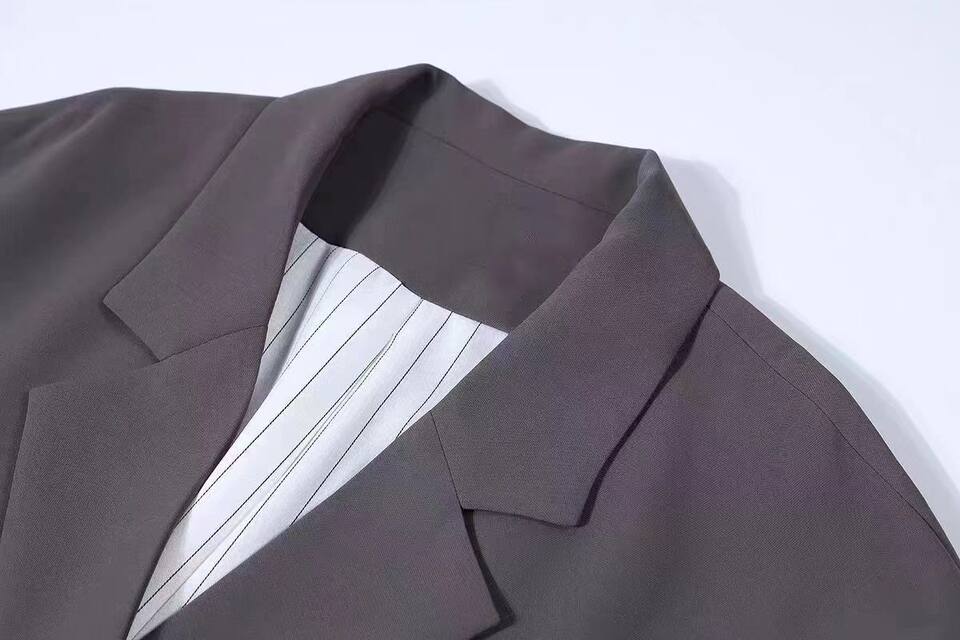 Áo blazer nữ dáng suông rộng phong cách Hàn Quốc, cổ vest một hàng cúc, tay dài — Màu trắng ngà, Màu xám đậm, màu đen chi tiết 9