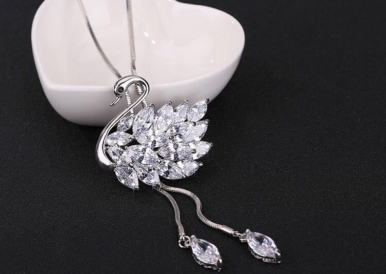 Korean New Fall Winter Fashion Long Swan Sweater Chain All-Match Necklace Elegant Ornament Pendant W