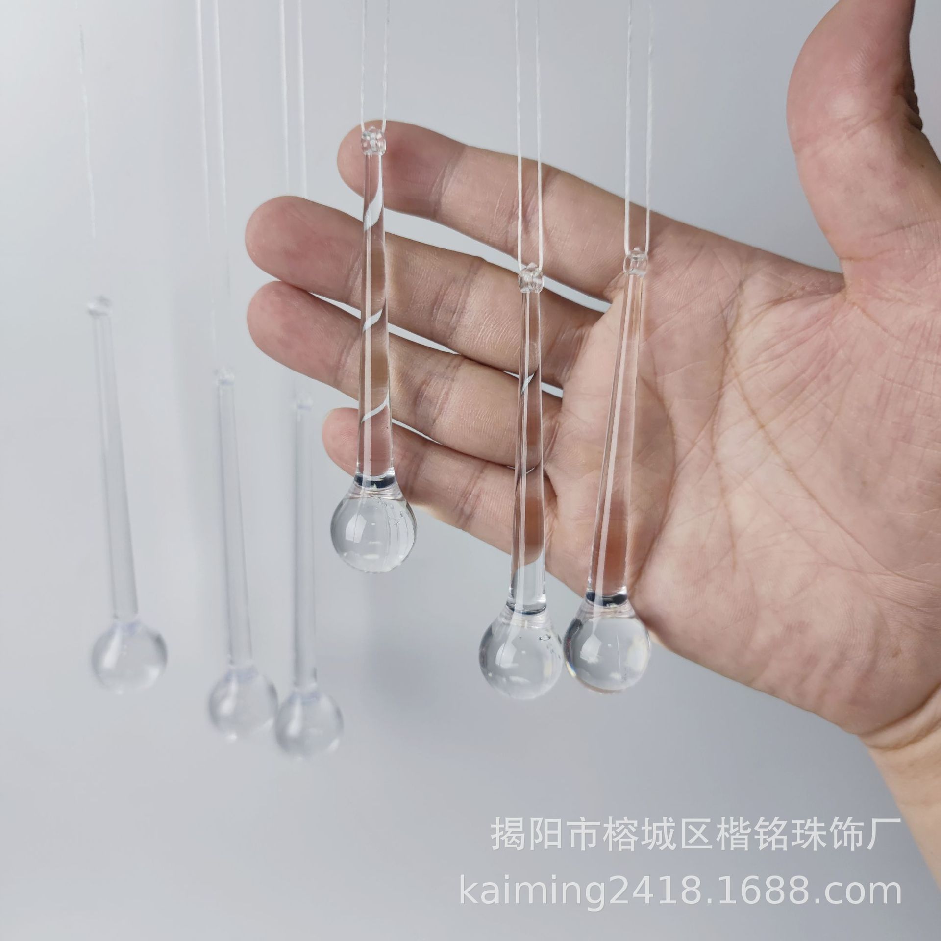 ����ֱ���ǿ�����ˮ�λ�����ε�׹ʥ����װ�ιҼ� ʥ����������