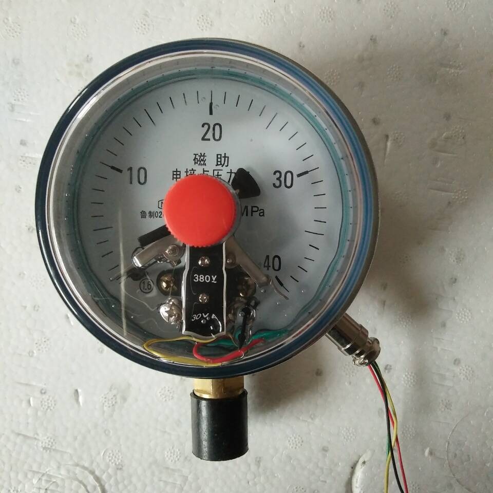 供应耐震磁助电接点压力表Ynxc100-40MPa 耐震电接点压力表